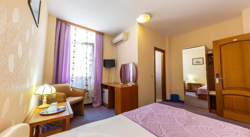 Hotel Amphitryon photo