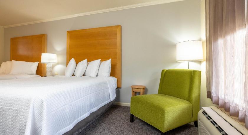 Image of 2 Queen Beds, Nonsmoking, Exterior Corridor 6