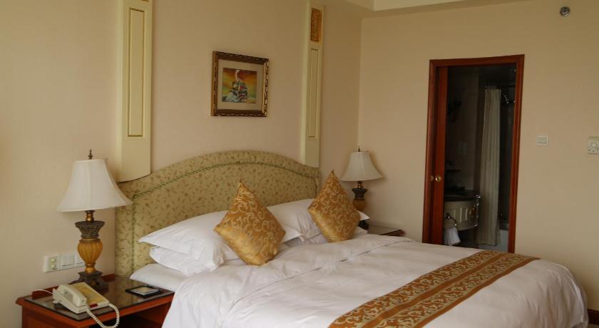 Imagen de South Wing Twin Room with Sea View 14