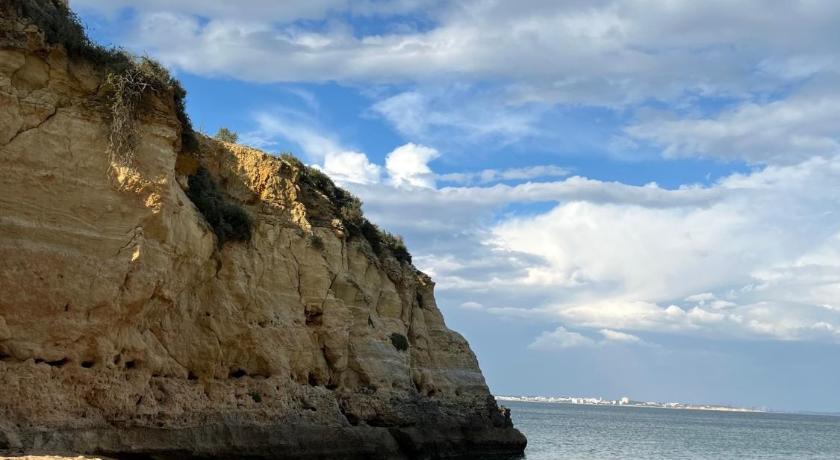 Lovely 2 Bedroom Home inside a Resort in Albufeira