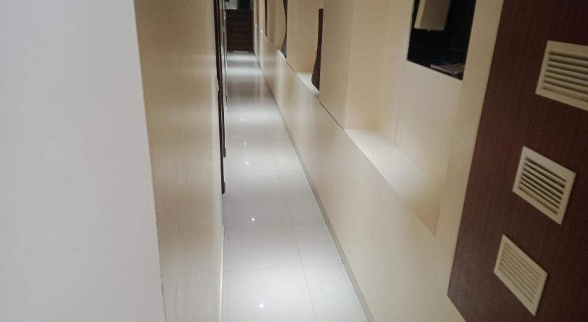 Hotel Castle Inn – Bombay/ Mumbai, KY