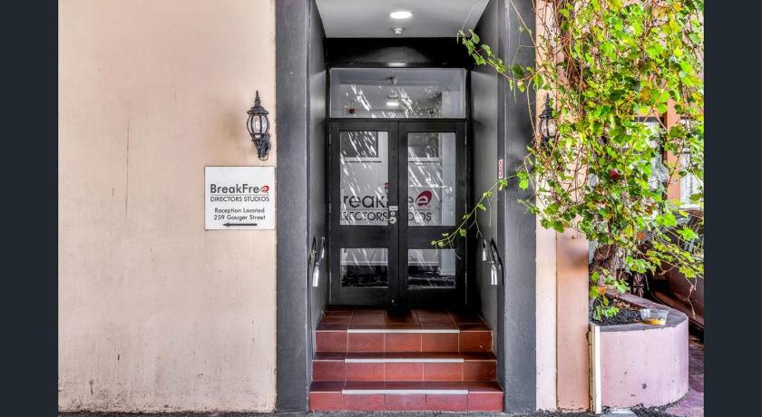 435/247 gouger st. ex hotel room in the city photo