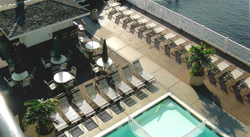 Pier 4 Hotel photo