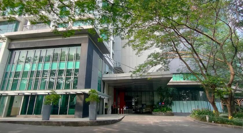 luxuries stmoritz apartment, lippomall puri indah photo