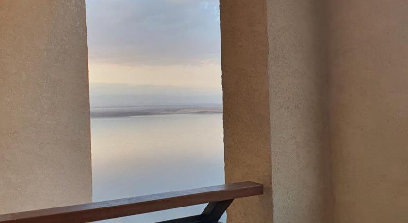Comfy Stays Apartments at DeadSea Samarah Resort photo