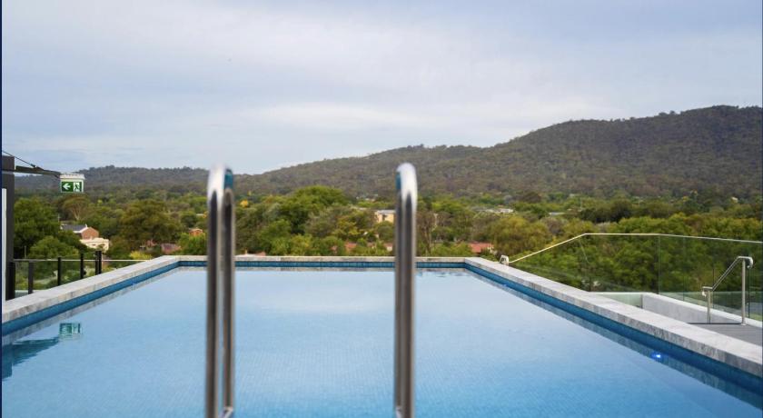The Hamptons - Lux 2 Bed 2 Bath, Pool - Central Location photo
