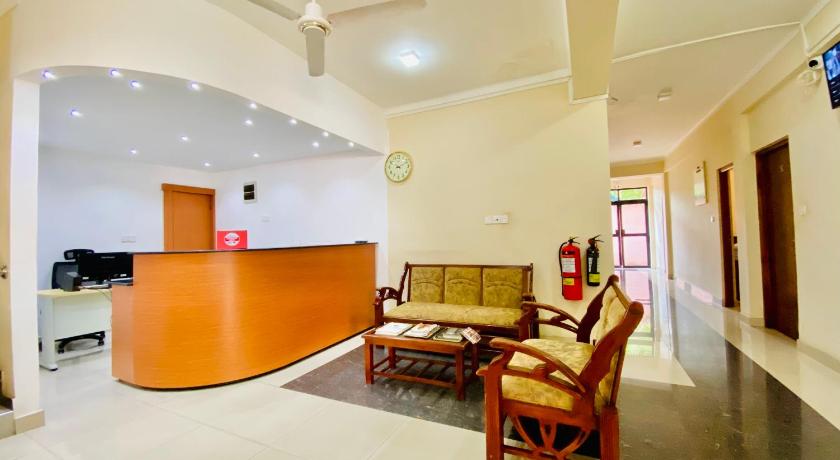 Yals Town Inn photo