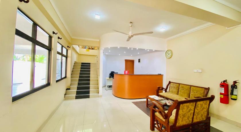 Yals Town Inn photo