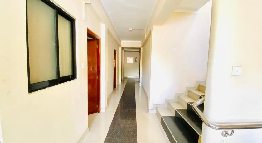 Yals Town Inn photo