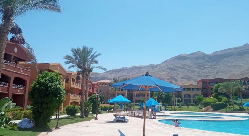 شاليه فاخر بالبانوراما بورتوسخنه للعائلات فقط porto sokhna chalets