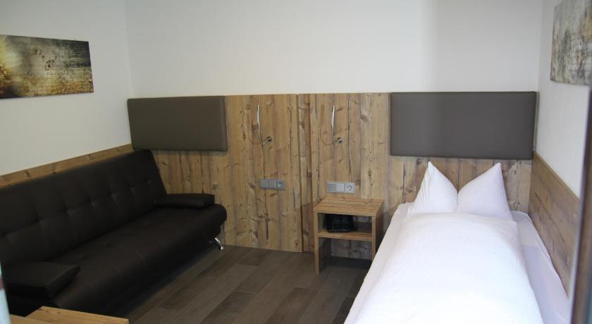 Hotel-Gasthof Zur Post photo