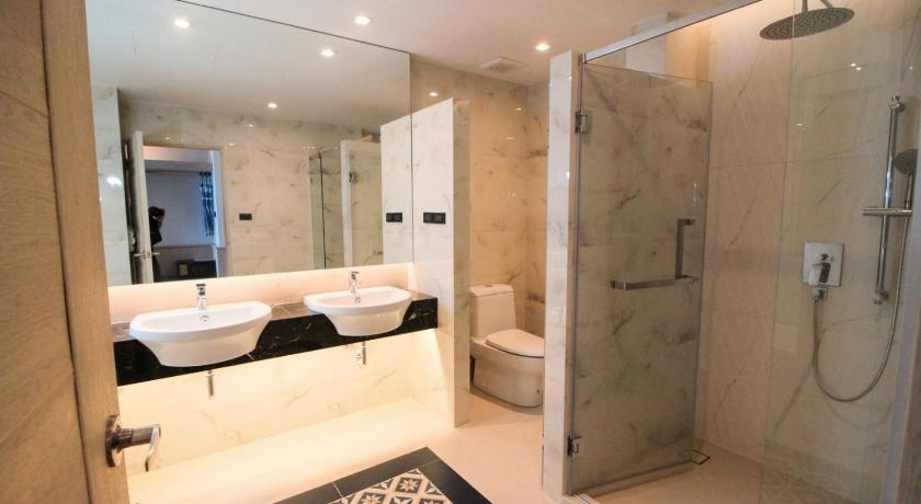 Image of Deluxe Triple Room 15