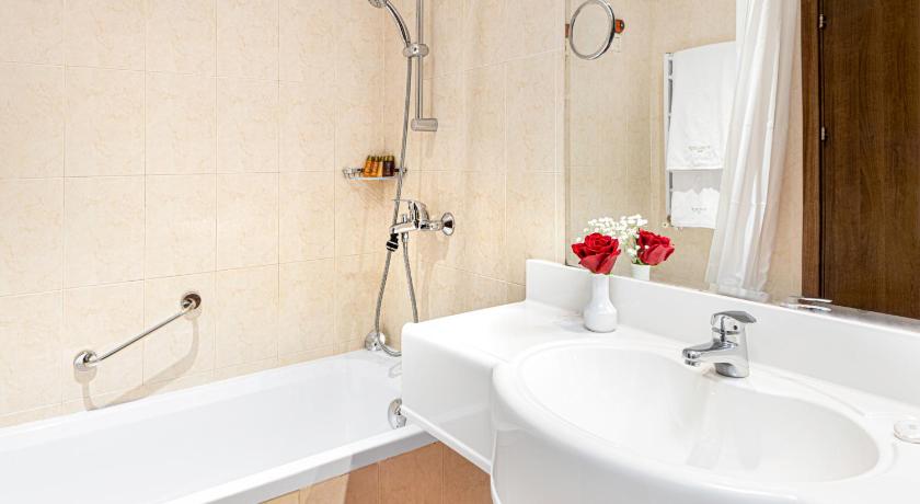 Зображення Twin Room - Pool Access 2
