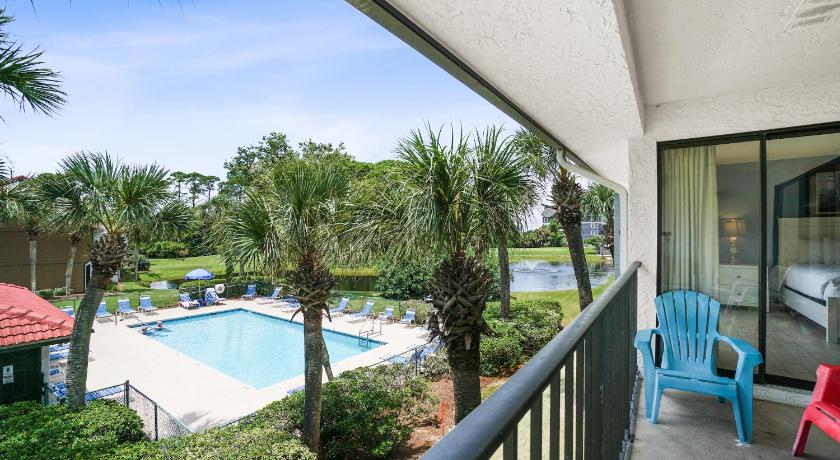 Image of Three-Bedroom Suite 809 1