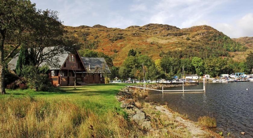Ardlui Lochside Lodges photo