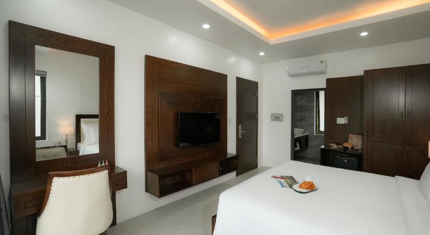 Image of Deluxe Garden View Room 8