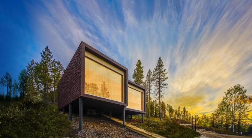 Arctic TreeHouse Hotel