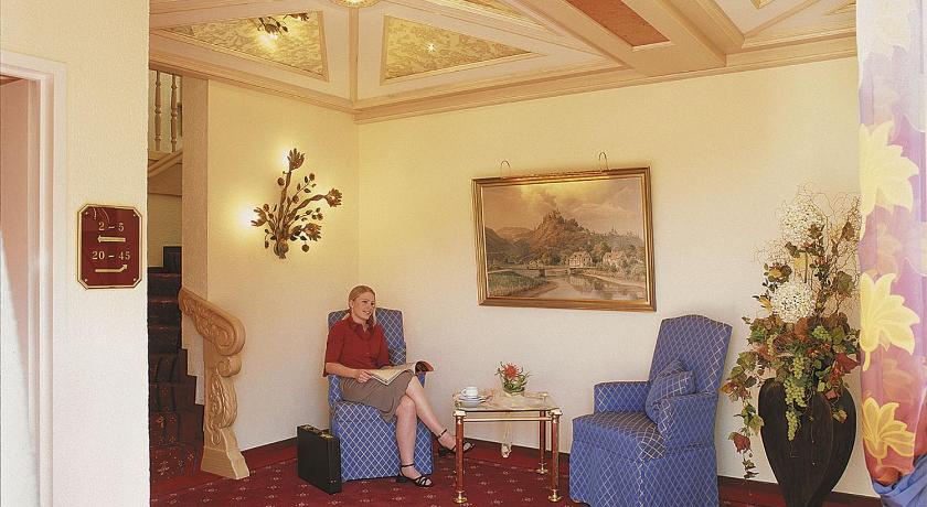 Hotel Zum weißen Stein photo