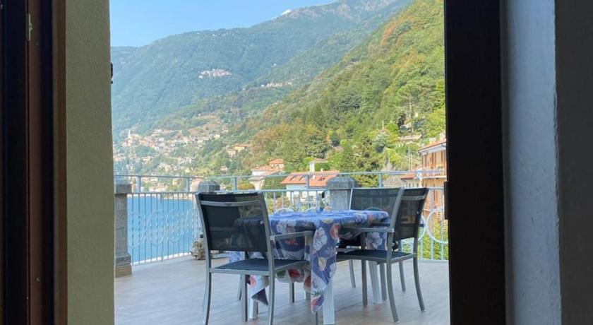 Apartment with Big Terrace and Direct access to the Beach photo