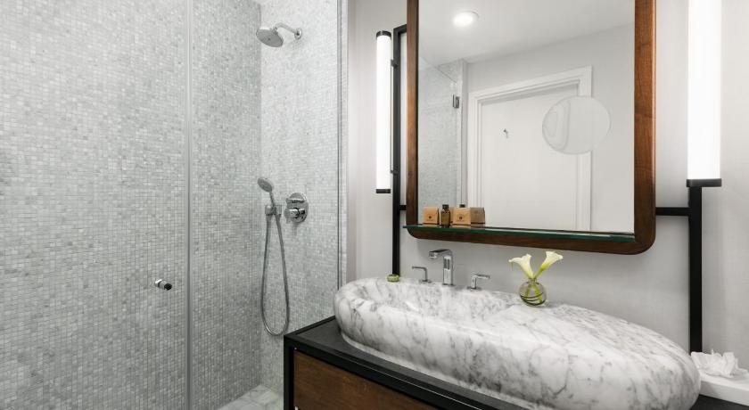 Image of Seville Suite King 2