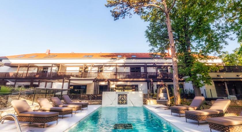 Boutique Hotel Annuska — Hotel in Balatonfured