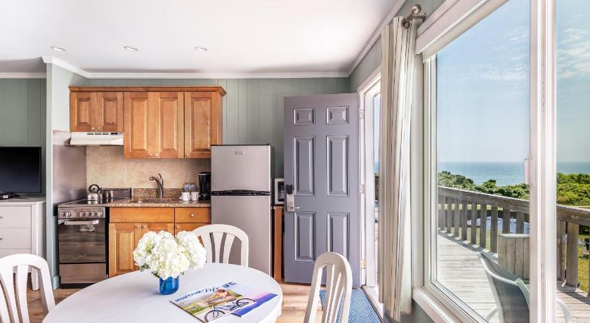 Hartman's Briney Breezes Beach Resort photo