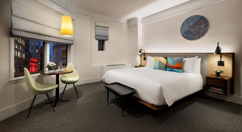 Image of Deluxe Suite King 1