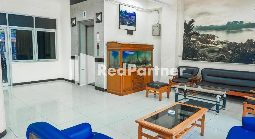 Grand Kembar Hotel Mitra RedDoorz – Bandung, ID