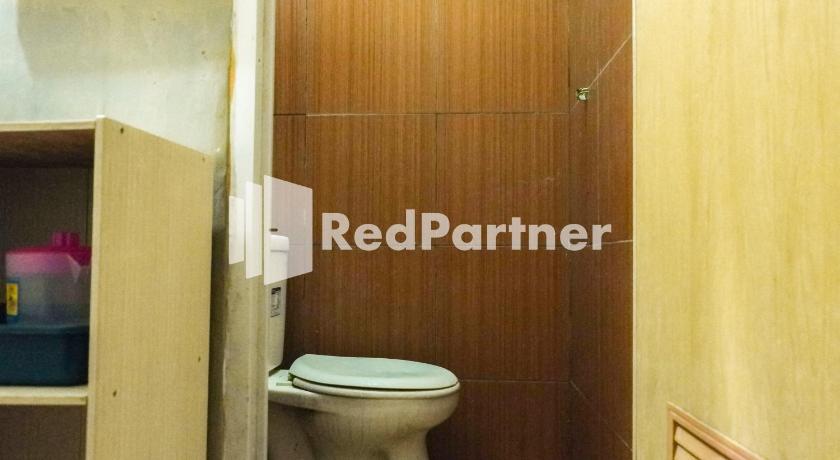 Bathroom, Penginapan Rio Anakku Syariah Banjaran RedPartner in Bandung