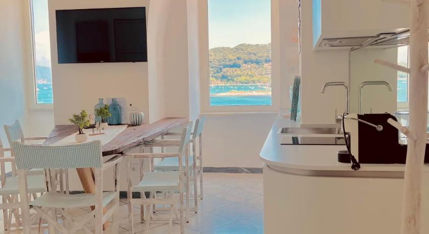 Vongola — Hotel in Portovenere