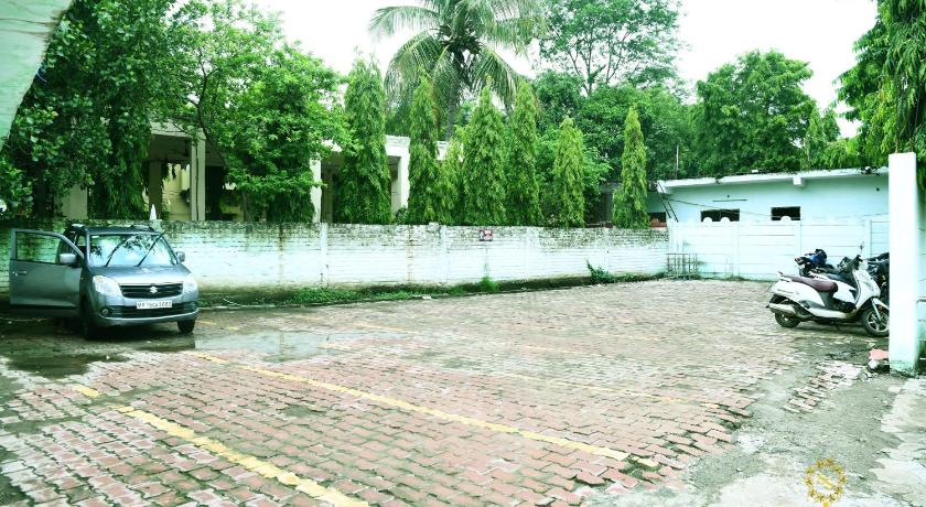 Hotel Saroj Sagar photo