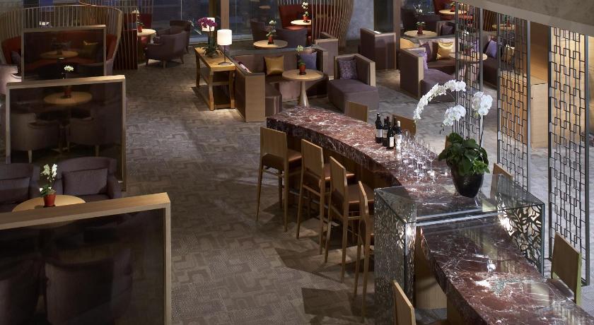Bar/lounge