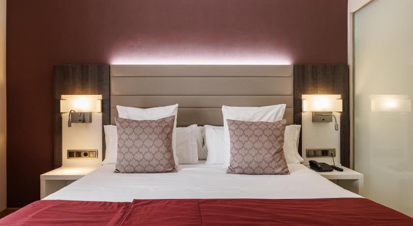 Фото: Улучшенный двухместный номер (Superior Double Room) 9