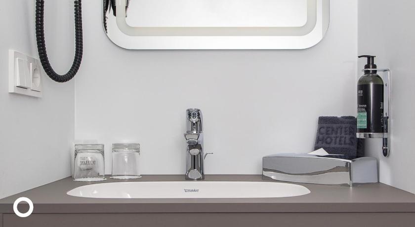 Image of Deluxe Double or Twin Room 11