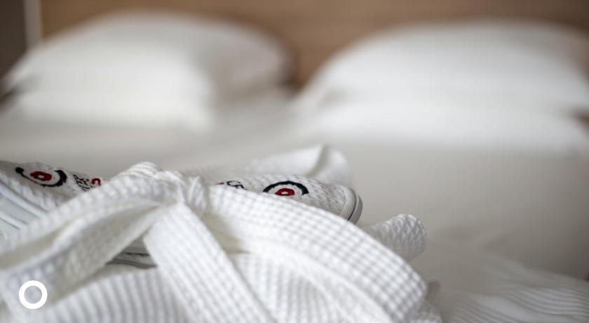 Image of Double or Twin Room with Spa Access 6