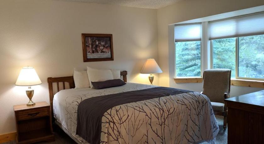 GetAways at Timbers at Island Park Village photo