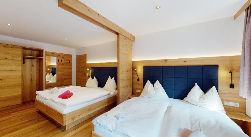 Image of Family Room with Mountain View 5