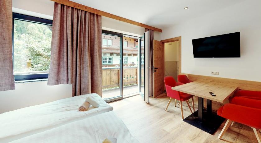 Image of Family Room with Mountain View 3