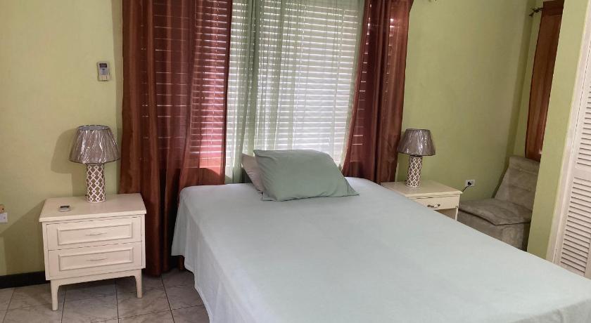 Finest Accommodation Renfrew Place 4-12 Renfrew Rd Apt # 15 New Kinston Jamaica photo