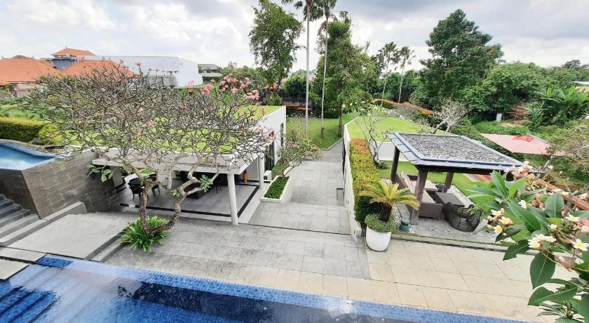 Manhattan In Canggu Luxury Villa by Mahavilas photo