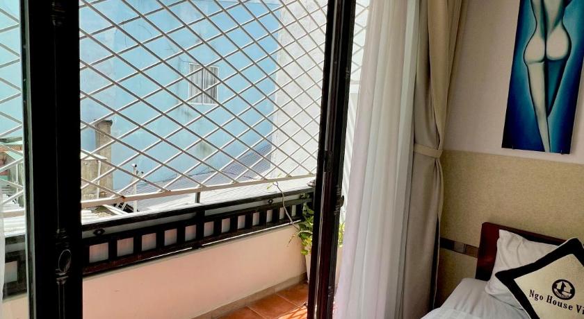 Image of Standard Double or Twin Room with Balcony 6