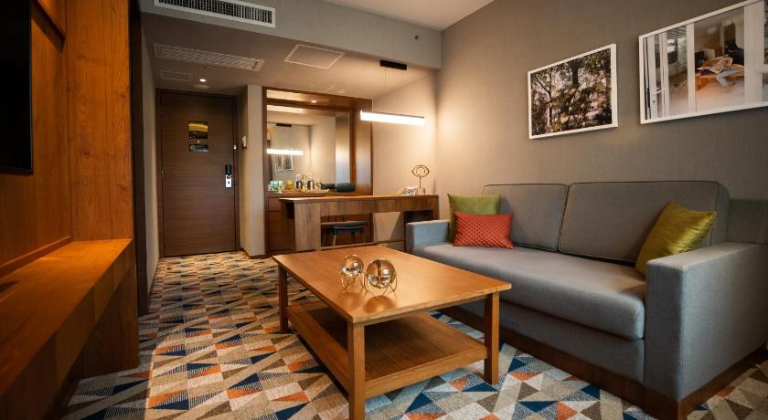 Image of Eaton Suite with Buffet Breakfast 4