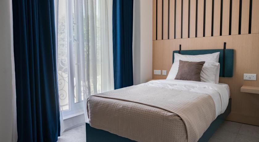 Townhouse17 Boutique Bed & Breakfast photo