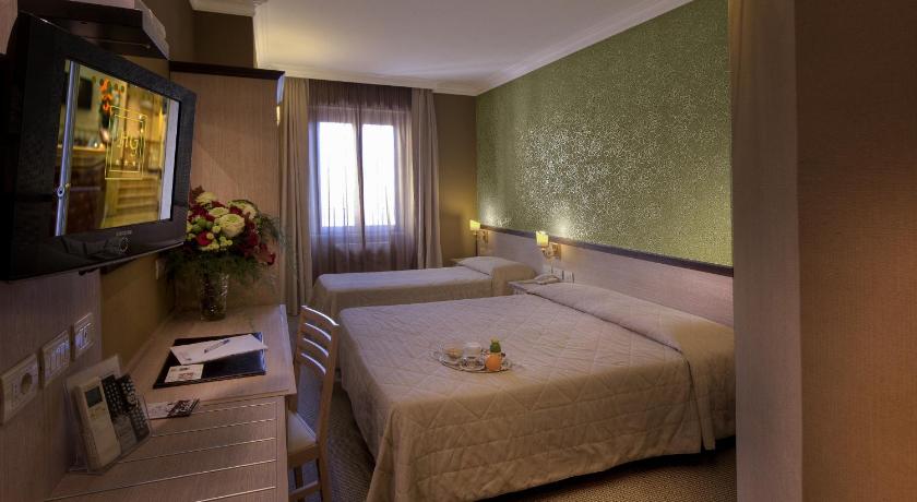 Image of Triple Room 1