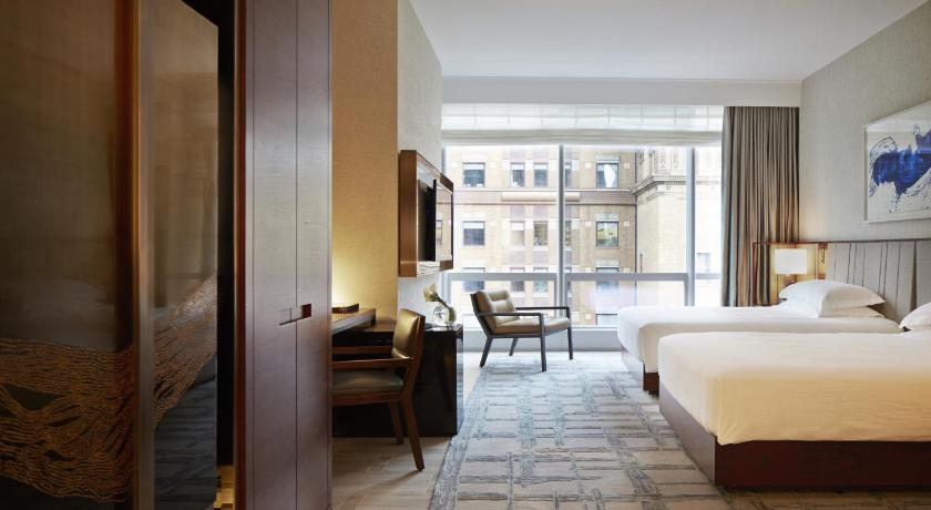 Zdjęcie: 2 Double Beds With City View 0