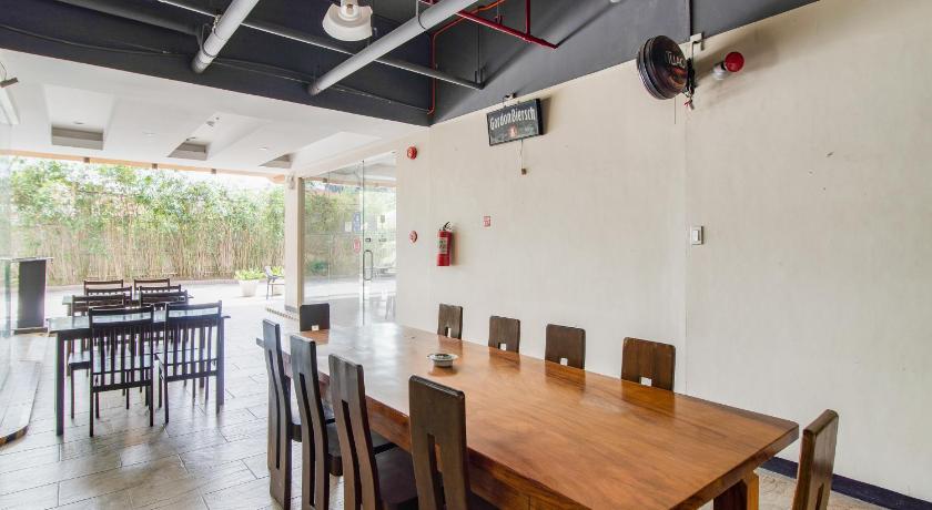 Cebu Main Hotel and Suites 3-Star Hotel lobby