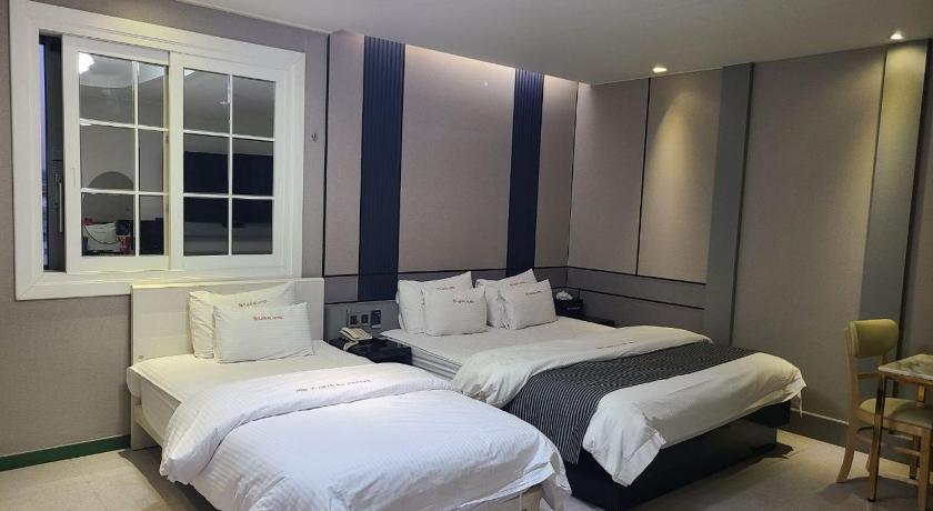 Image of Double or Twin Room 9