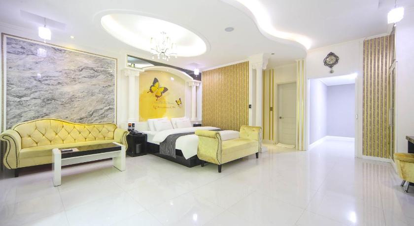 Image of King Room with Spa Bath 6