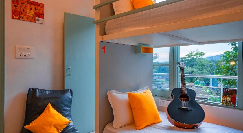 Hotel Laxman Jhula Regency