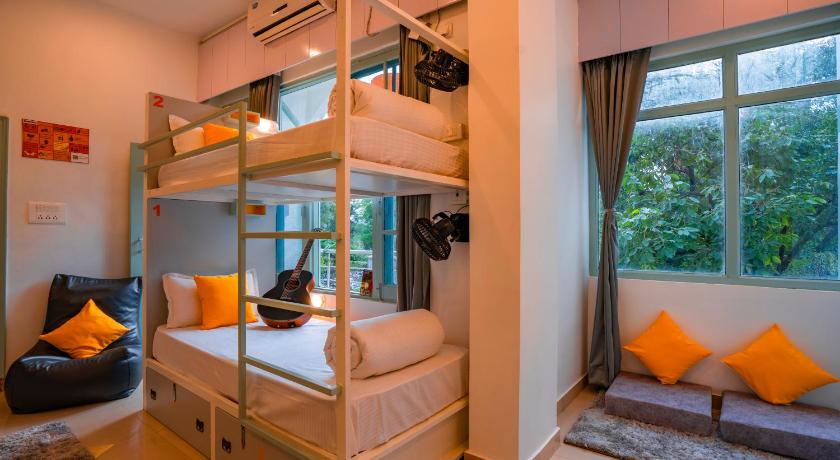 Hotel Laxman Jhula Regency